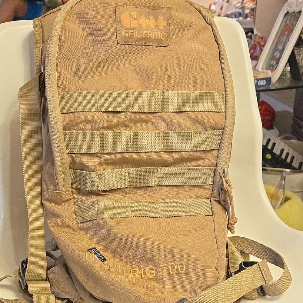 Geigerrig RIG 700 Tactical Hydration Backpack - Tan - Picture 3 of 17